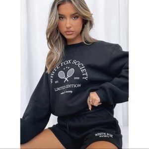 like new ( s/m ) size fit every body bc it lounge